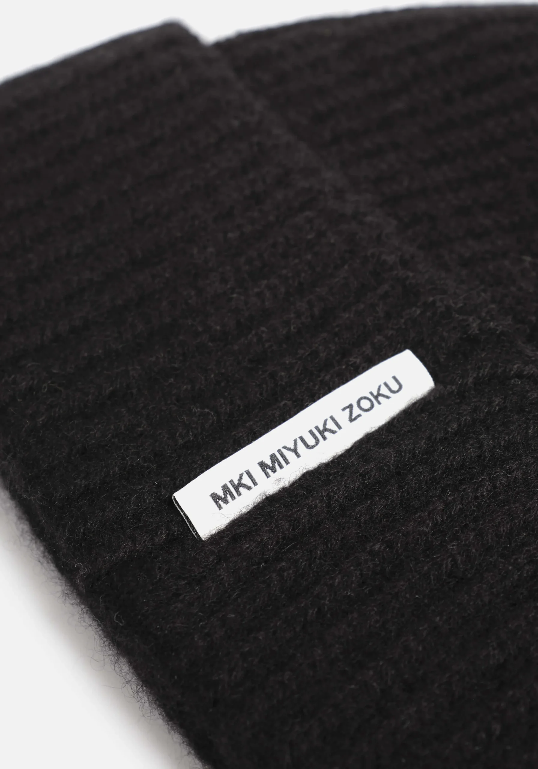 MKI CASHMERE RIBBED BEANIE