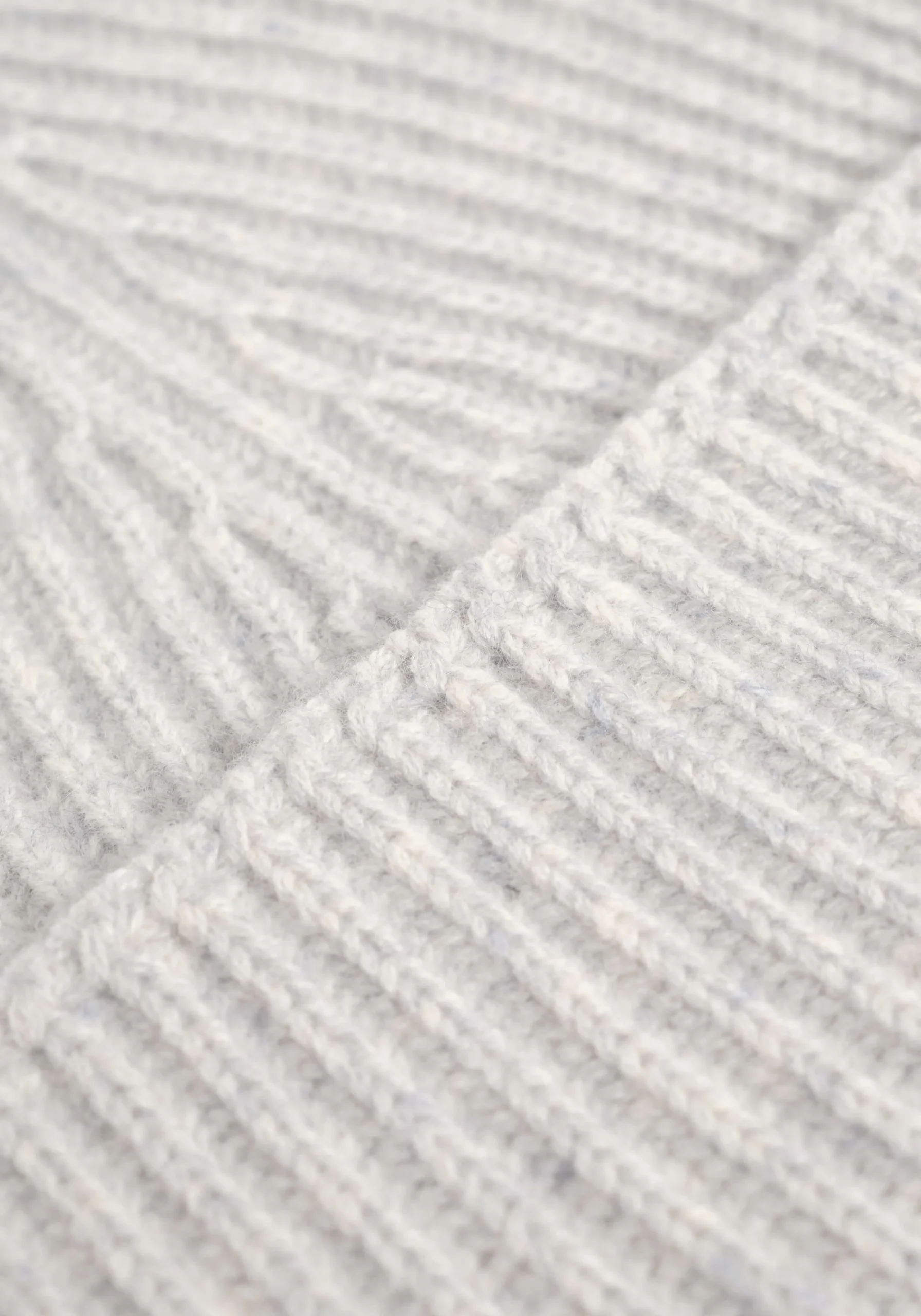 MKI CASHMERE RIBBED BEANIE
