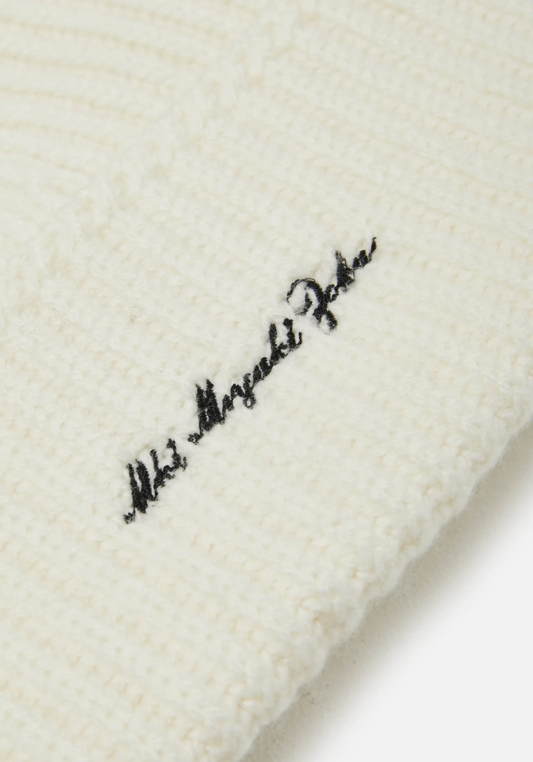 MKI CASHMERE RIBBED BEANIE