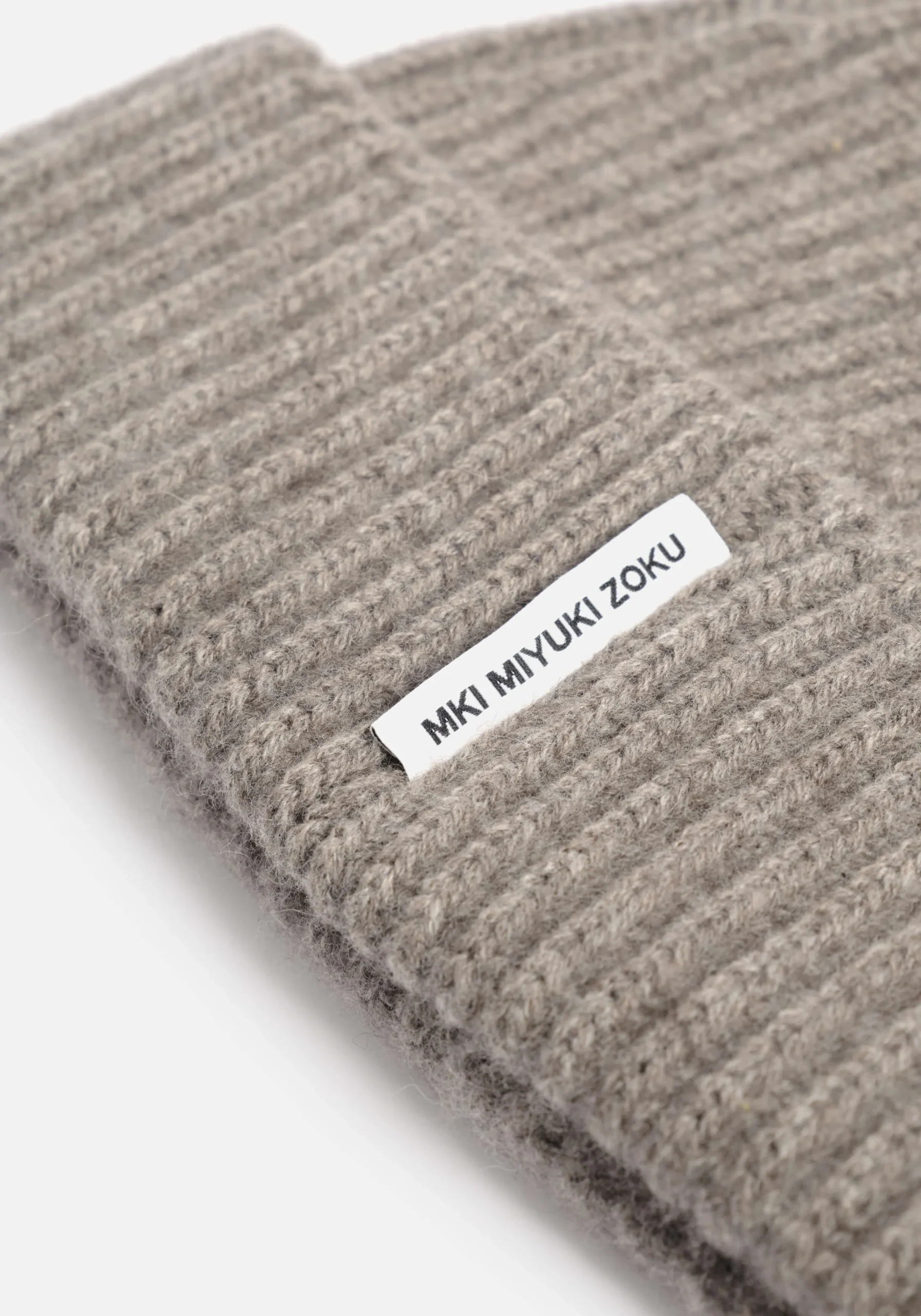 MKI CASHMERE RIBBED BEANIE
