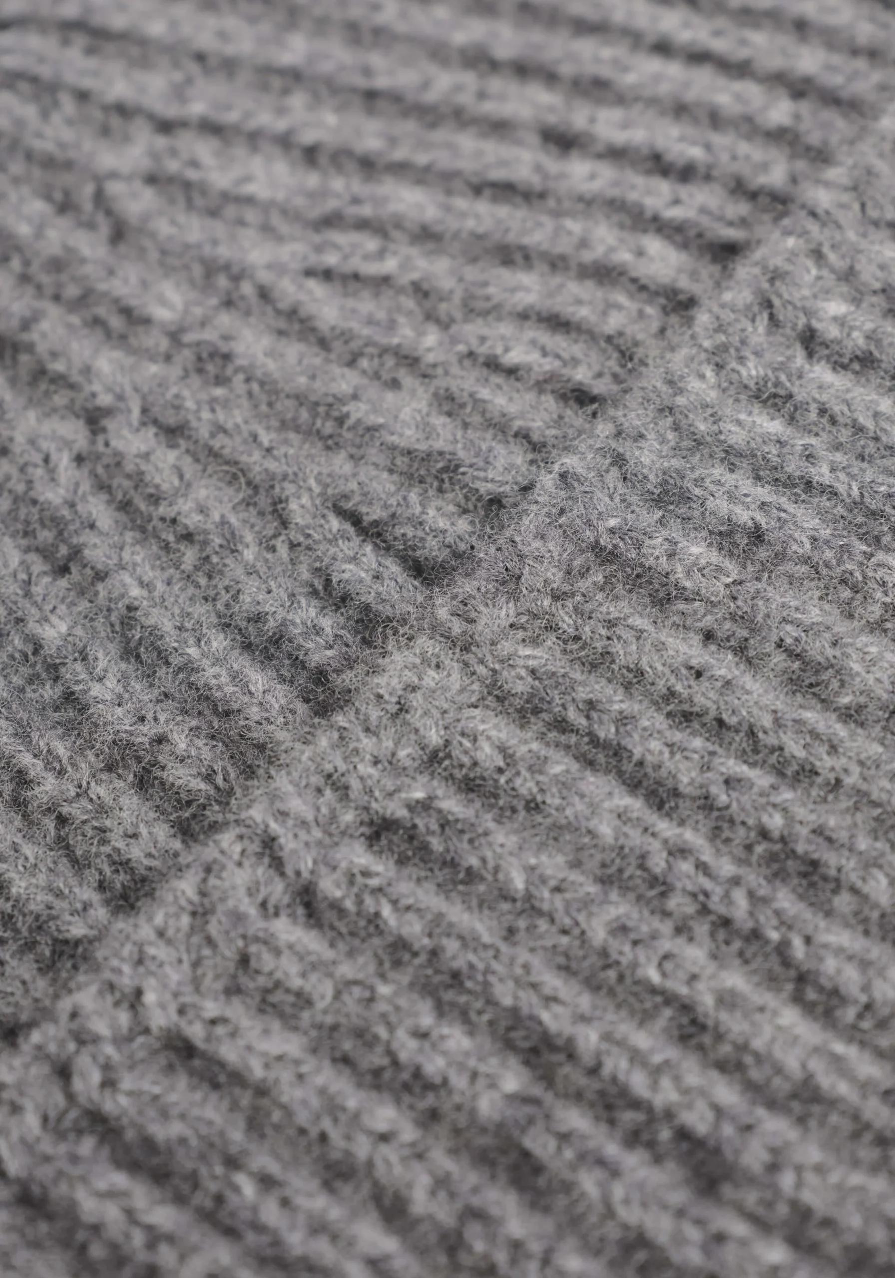 MKI CASHMERE RIBBED BEANIE