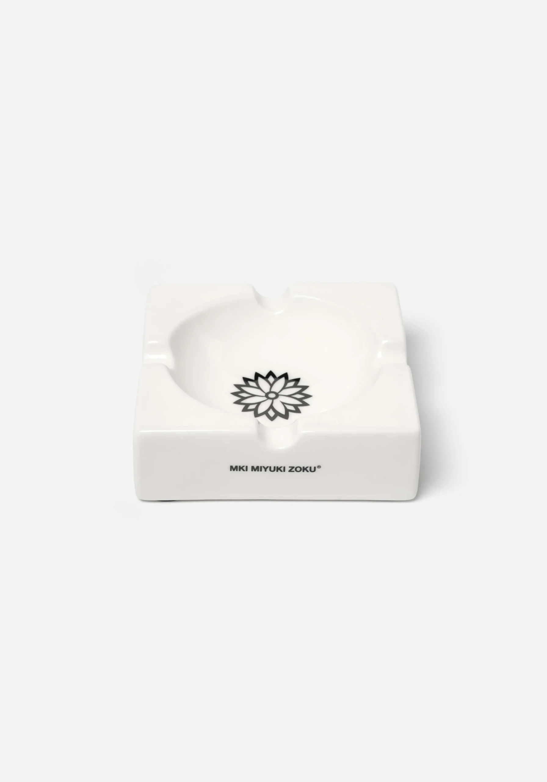 MKI CERAMIC ASHTRAY