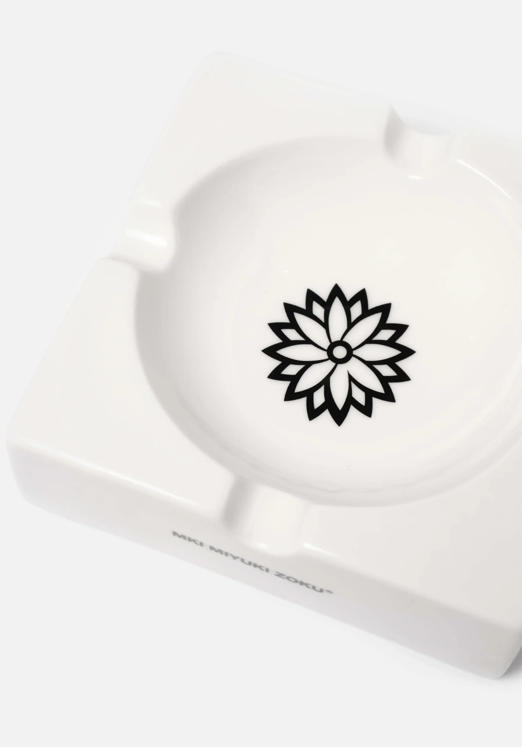 MKI CERAMIC ASHTRAY