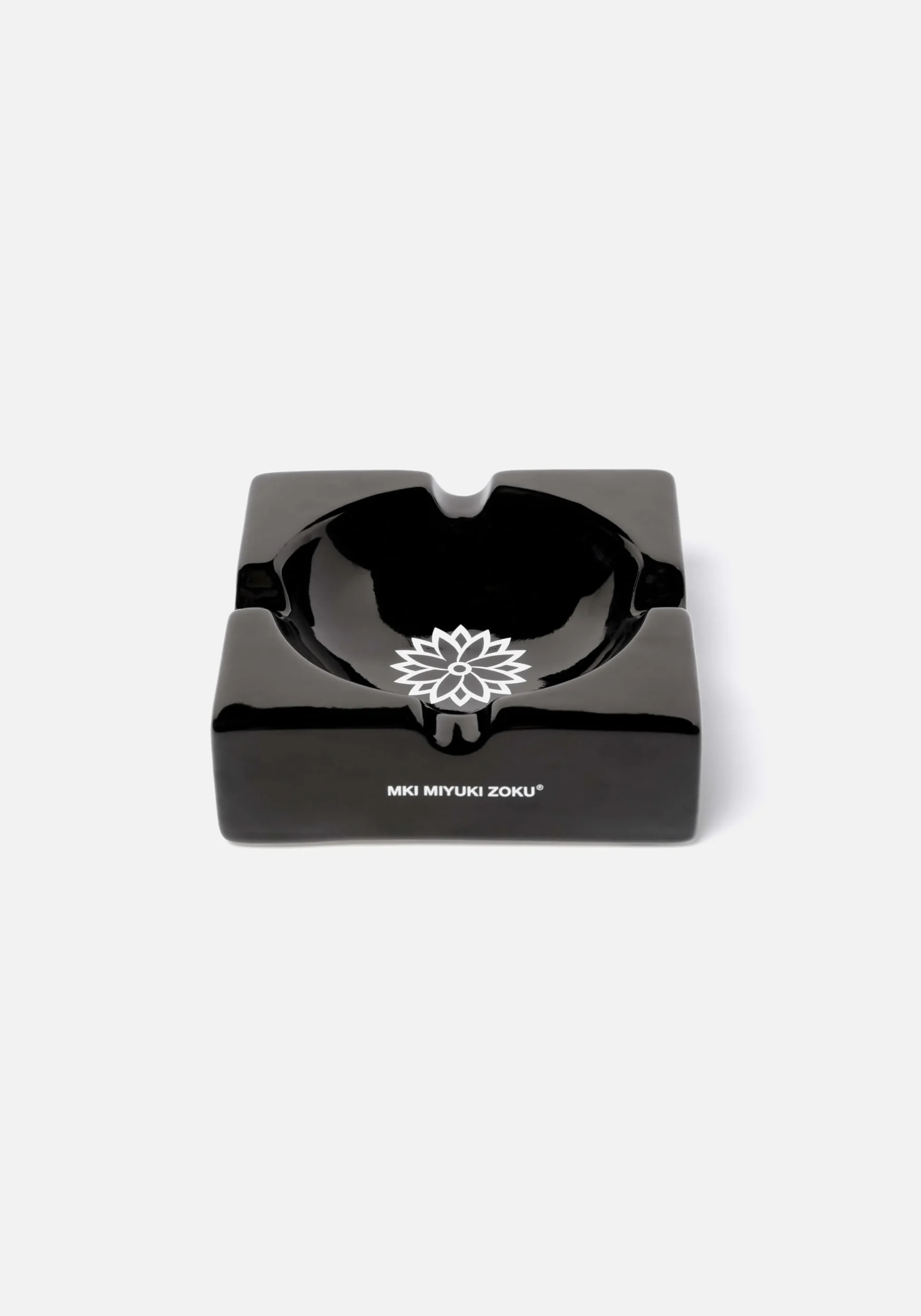 MKI CERAMIC ASHTRAY