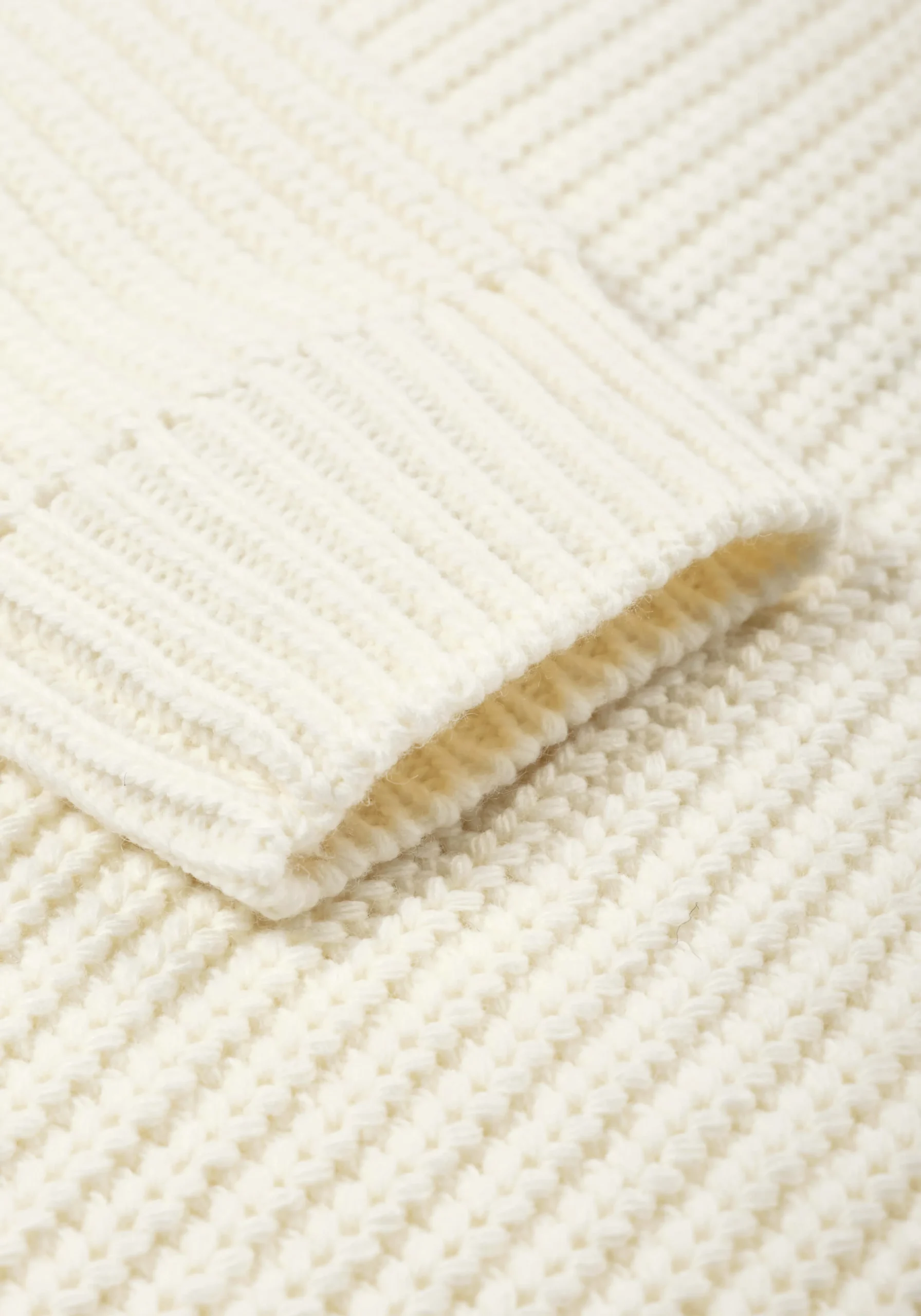 MKI CHUNKY RIB KNIT CREWNECK