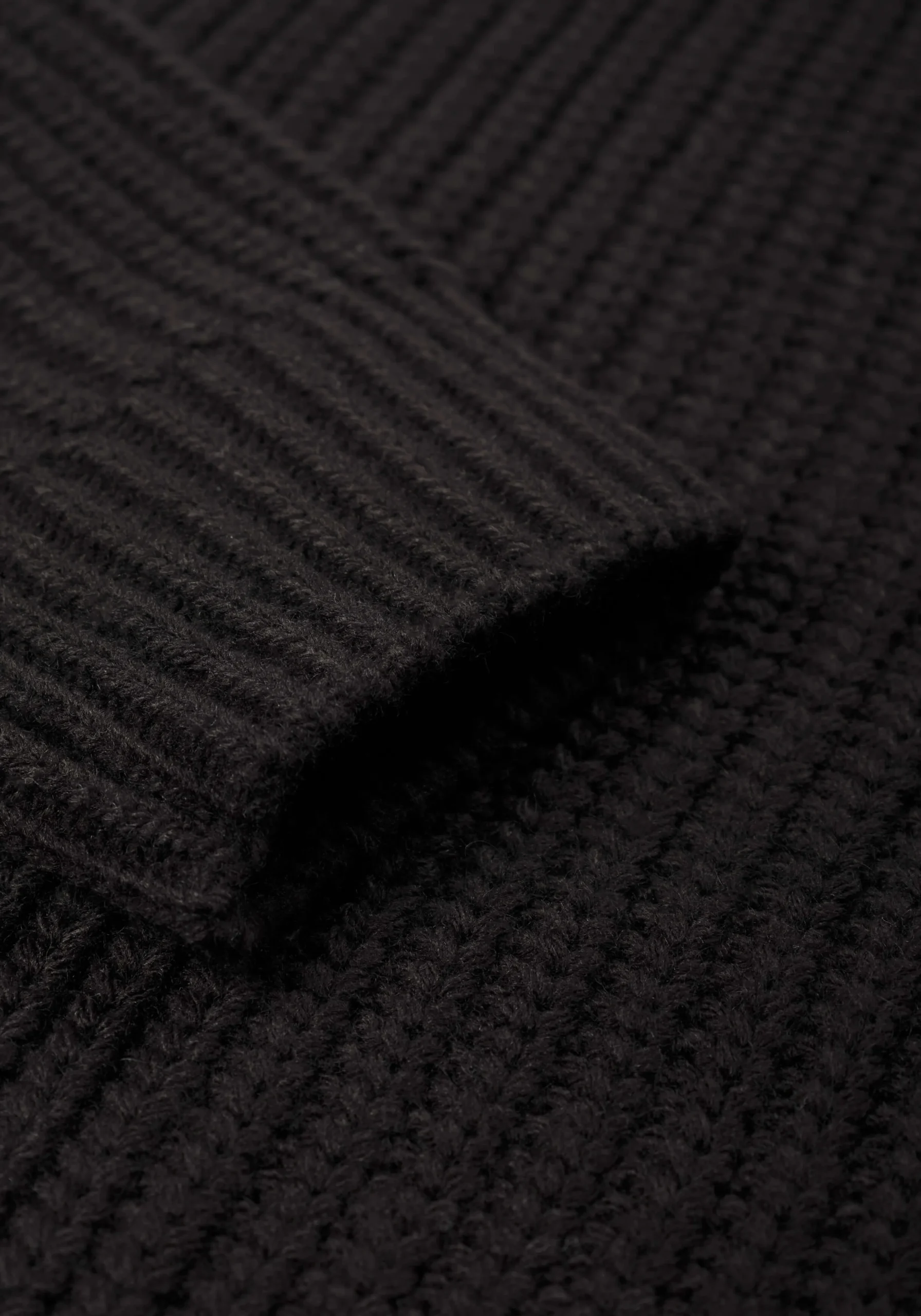 MKI CHUNKY RIB KNIT CREWNECK