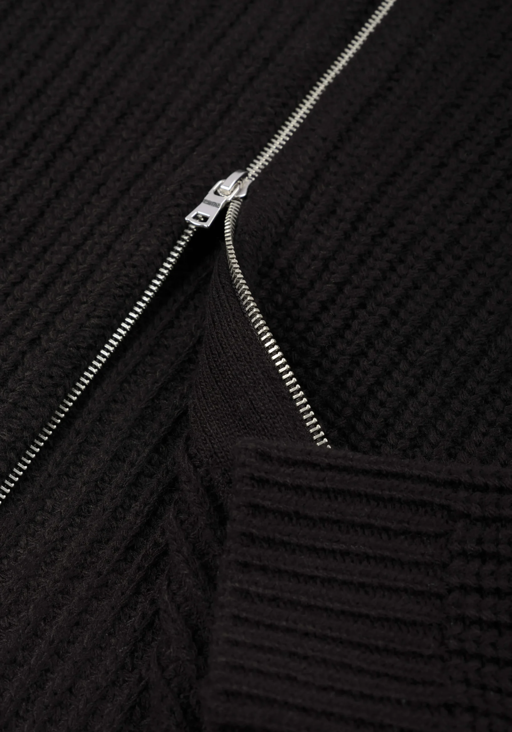 MKI CHUNKY RIB KNIT TRACK JACKET