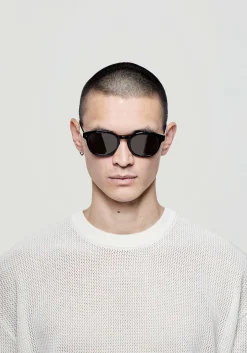 MKI KEYHOLE SUNGLASSES
