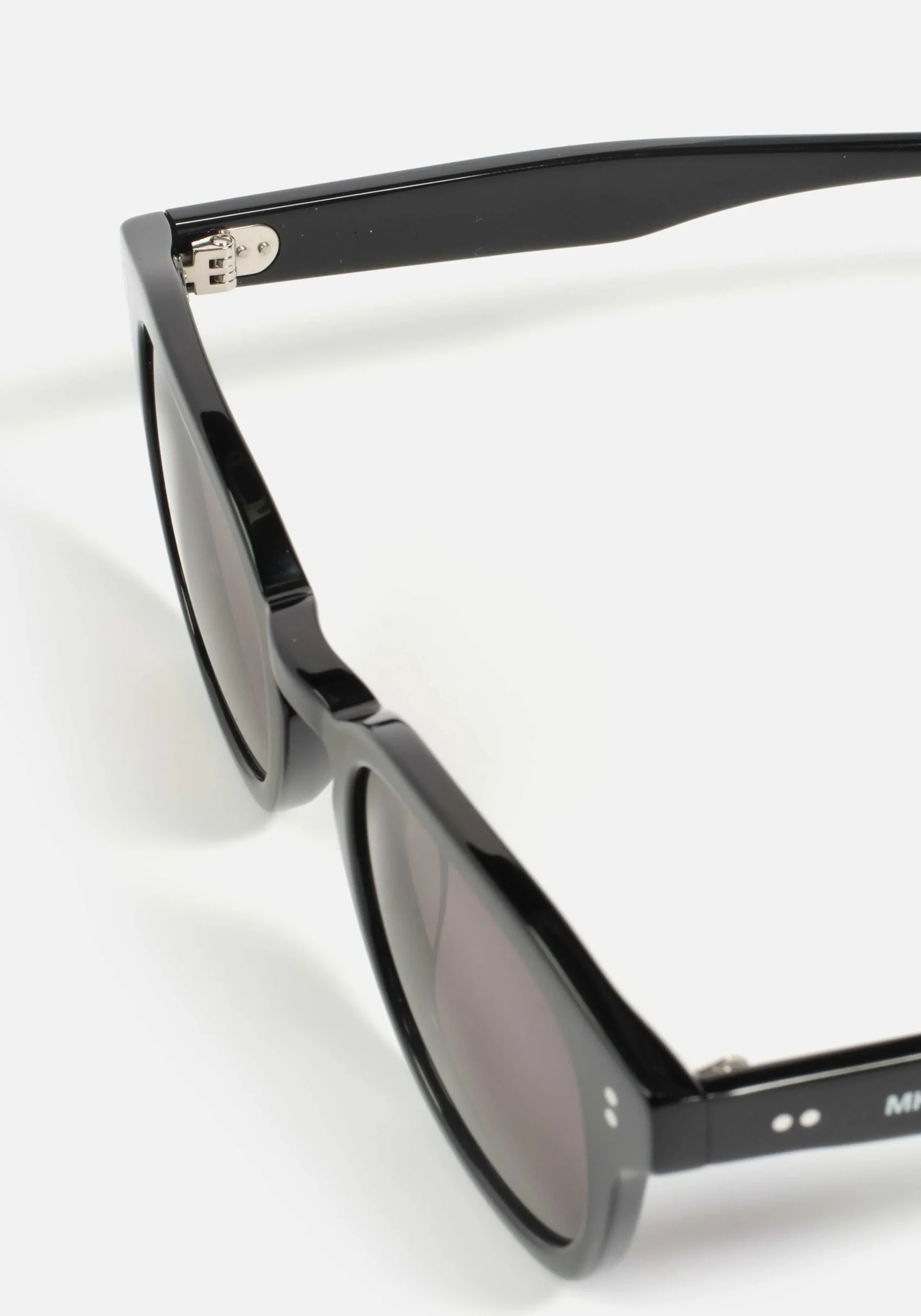 MKI KEYHOLE SUNGLASSES