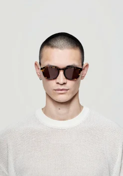 MKI KEYHOLE SUNGLASSES