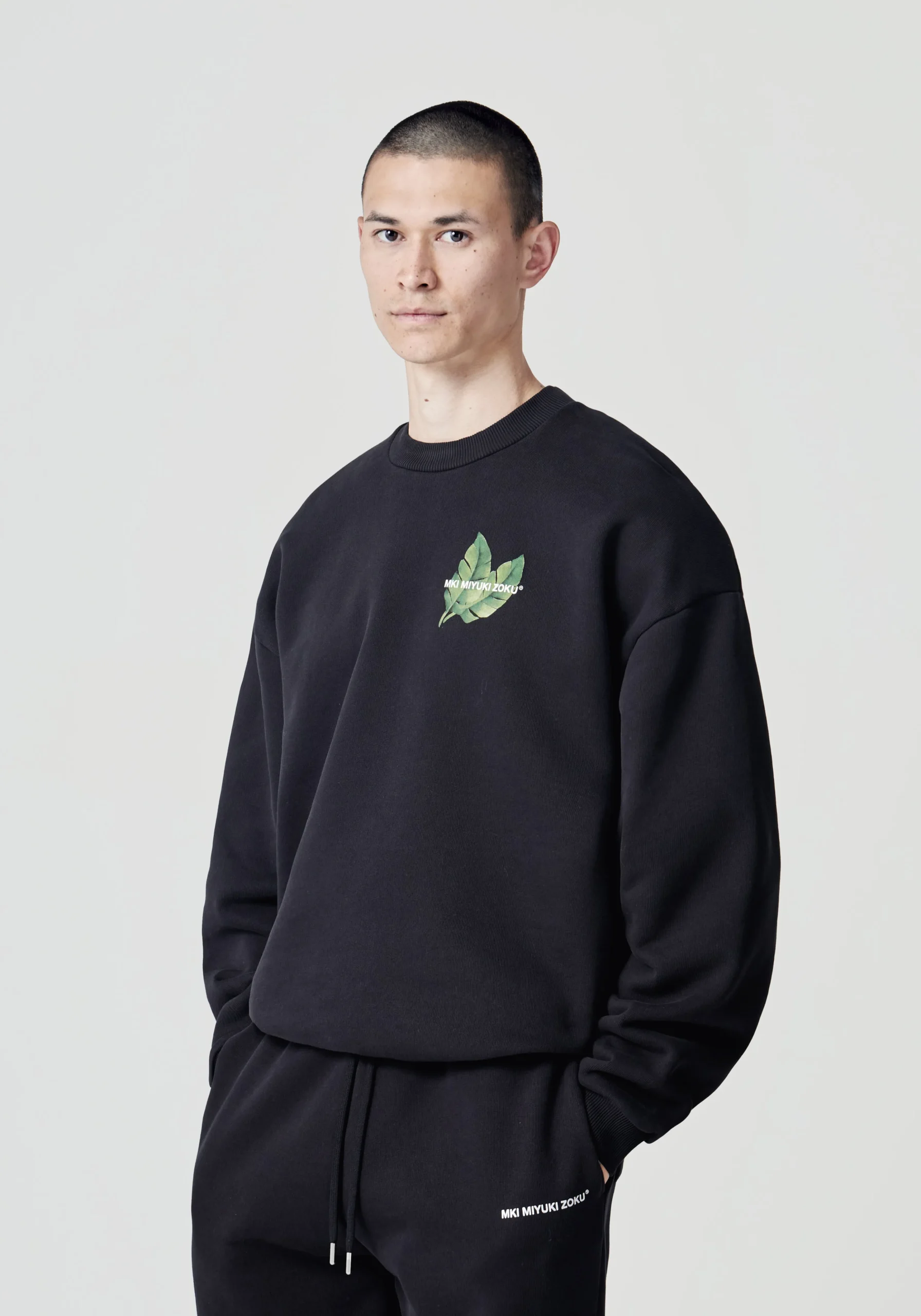MKI LEAF CREWNECK