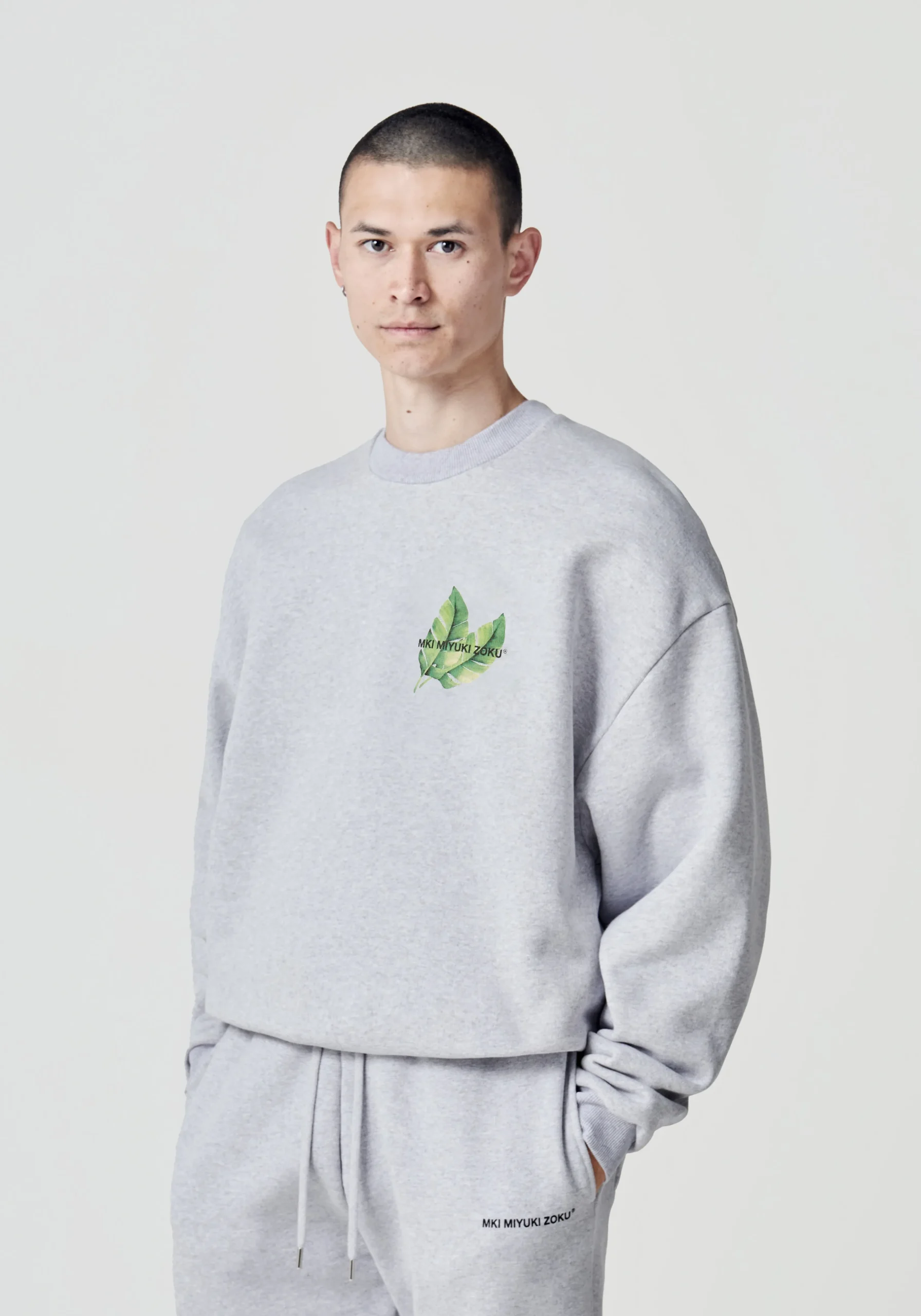 MKI LEAF CREWNECK