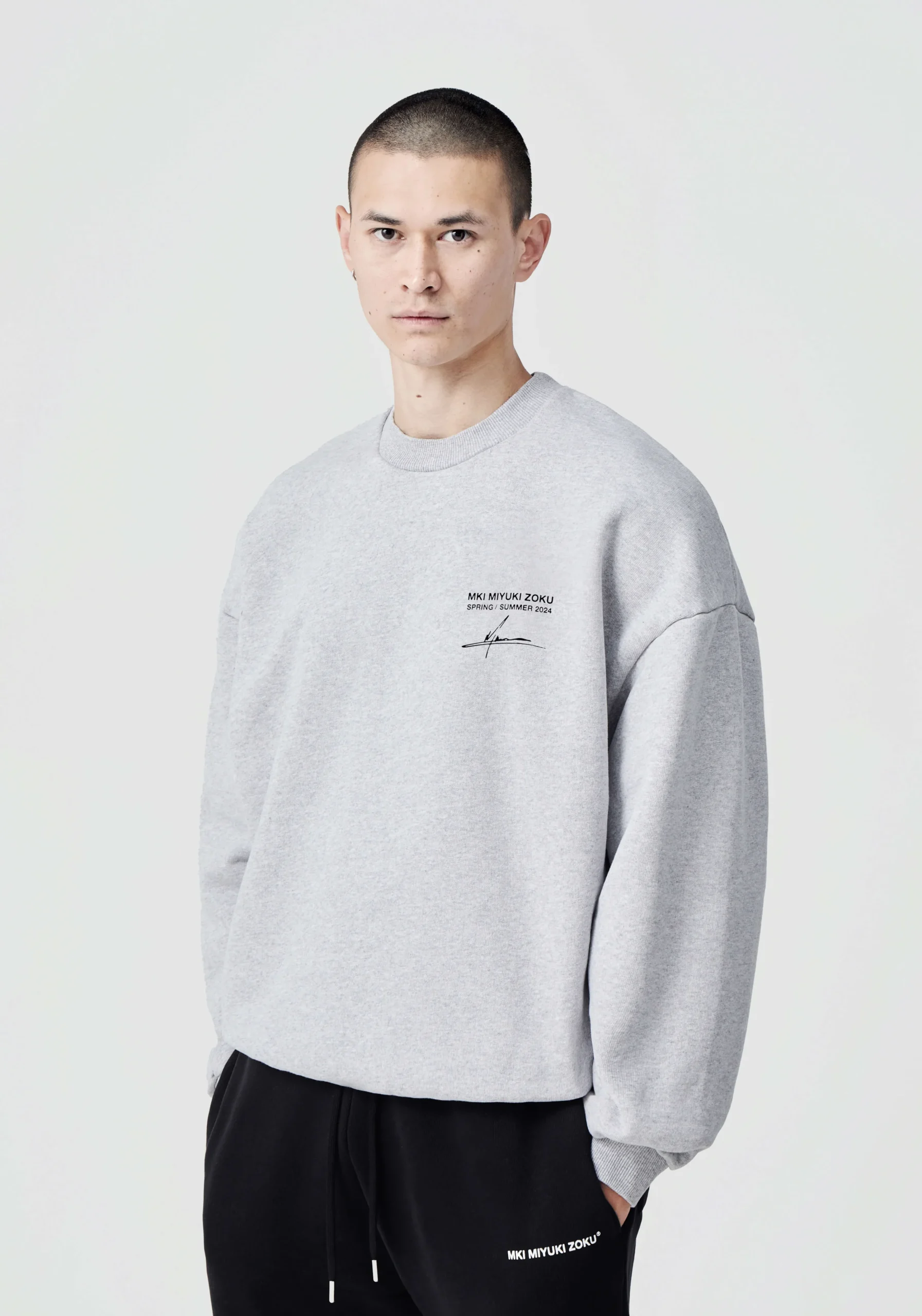 MKI RESORT PRINT CREWNECK