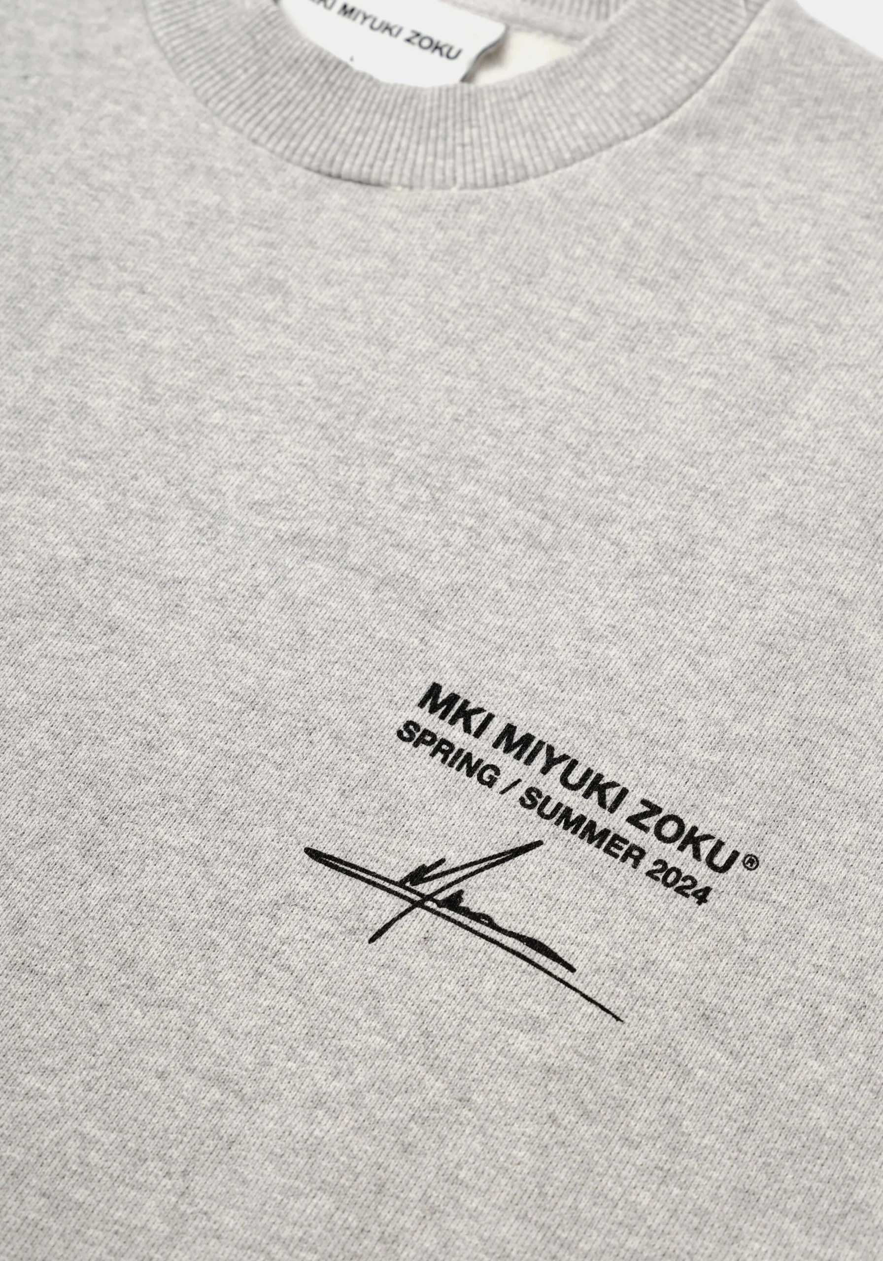 MKI RESORT PRINT CREWNECK