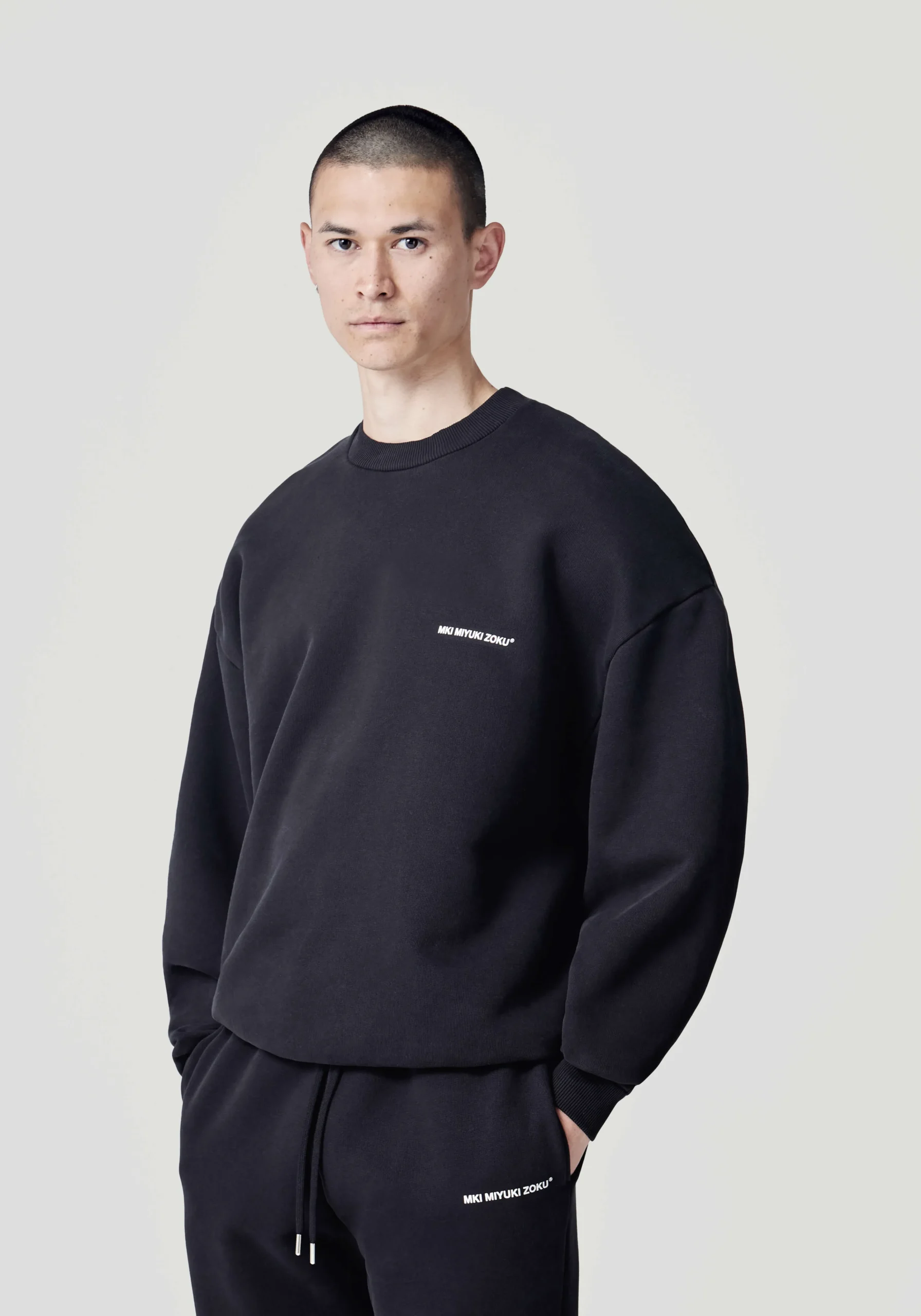 MKI UNIFORM CREWNECK