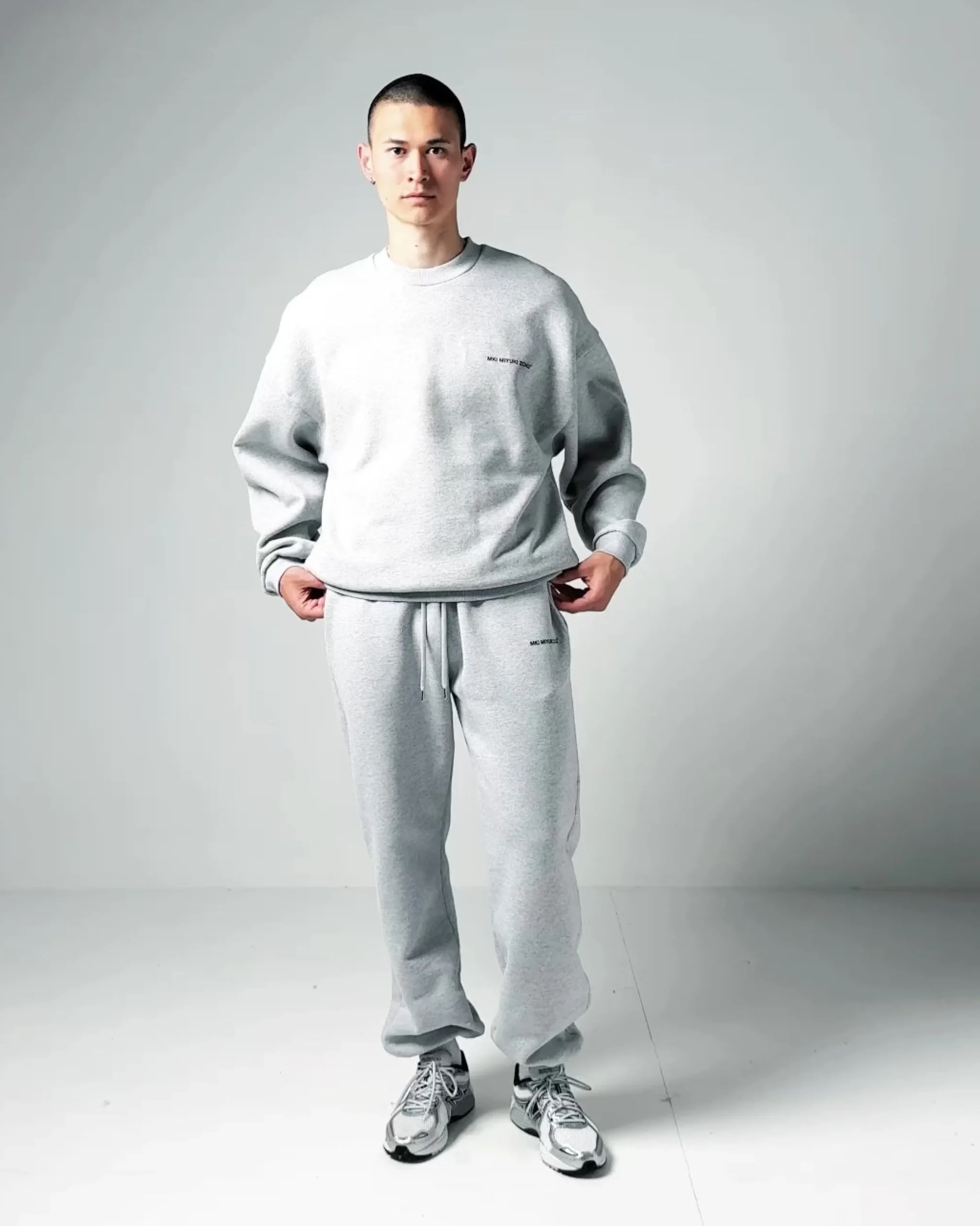 MKI UNIFORM CREWNECK